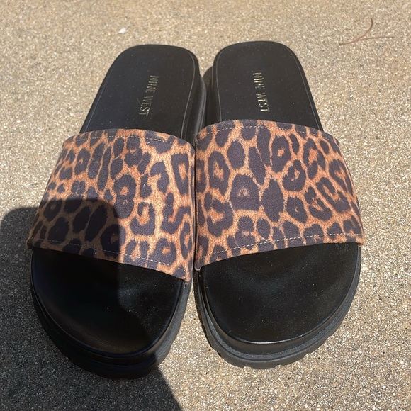 NINE WEST Animal Print Slides wedge Sandals Size 7 - Picture 3 of 5